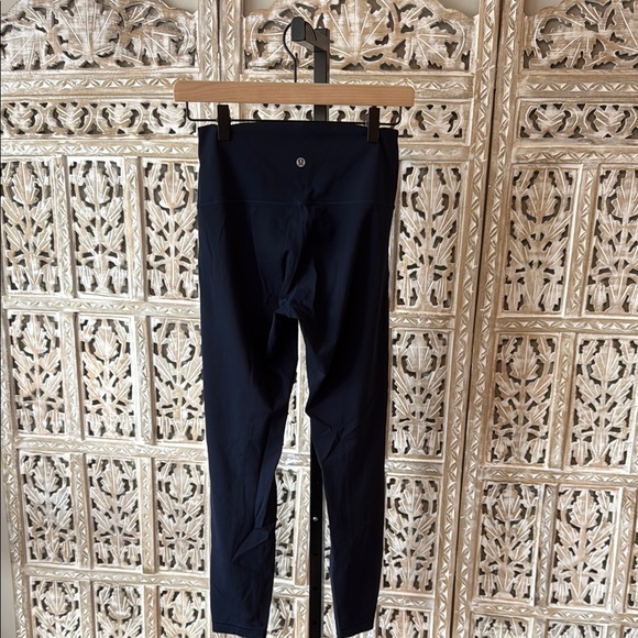 Lululemon Wunder Leggings - Picture 2 of 5